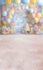 tlo-fotograficzne-urodzinowe-pastelowe-balony-girlandy-prezenty-tort-niebo-CL1726.webp