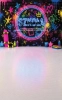 Młodzieżowe Tło Fotograficzne – Neonowe Graffiti i Deskorolka CL 1832