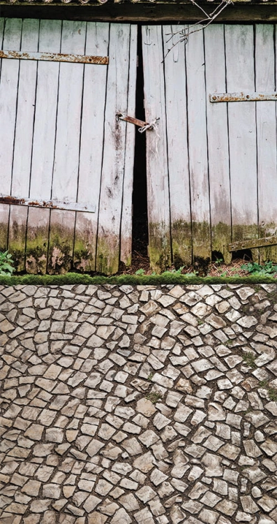 CL779  tła fotograficzne komunijne białe stare drzwi.jpg